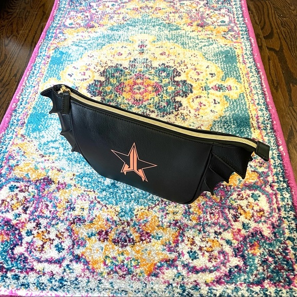 Jeffree Star Make Up Bag Batwing Clutch RARE! Cosmetic Bag Black! - Picture 1 of 14